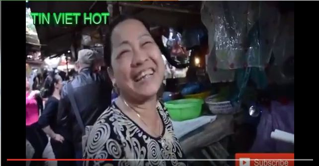 Vừa bán hàng vừa nhảy Aerobic ngoài chợ