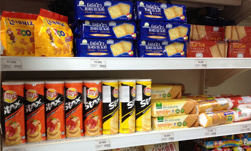 Bánh hết hạn được nhà sản xuất in lại hạn sử dụng