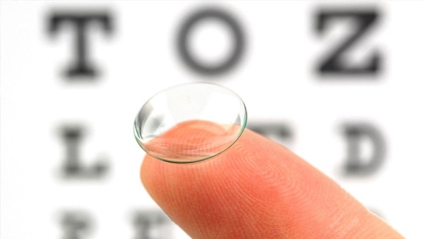 Những điều cần lưu ý khi đeo kính áp tròng