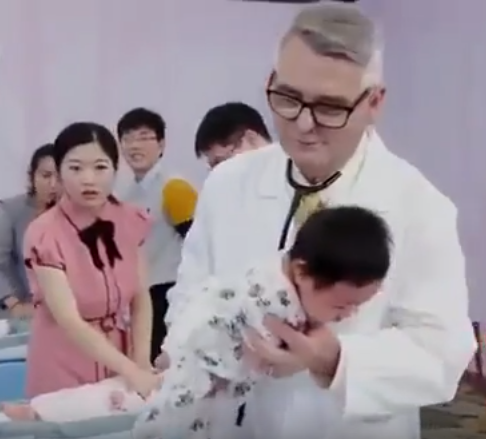 Cách giỗ trẻ sơ sinh hết khóc